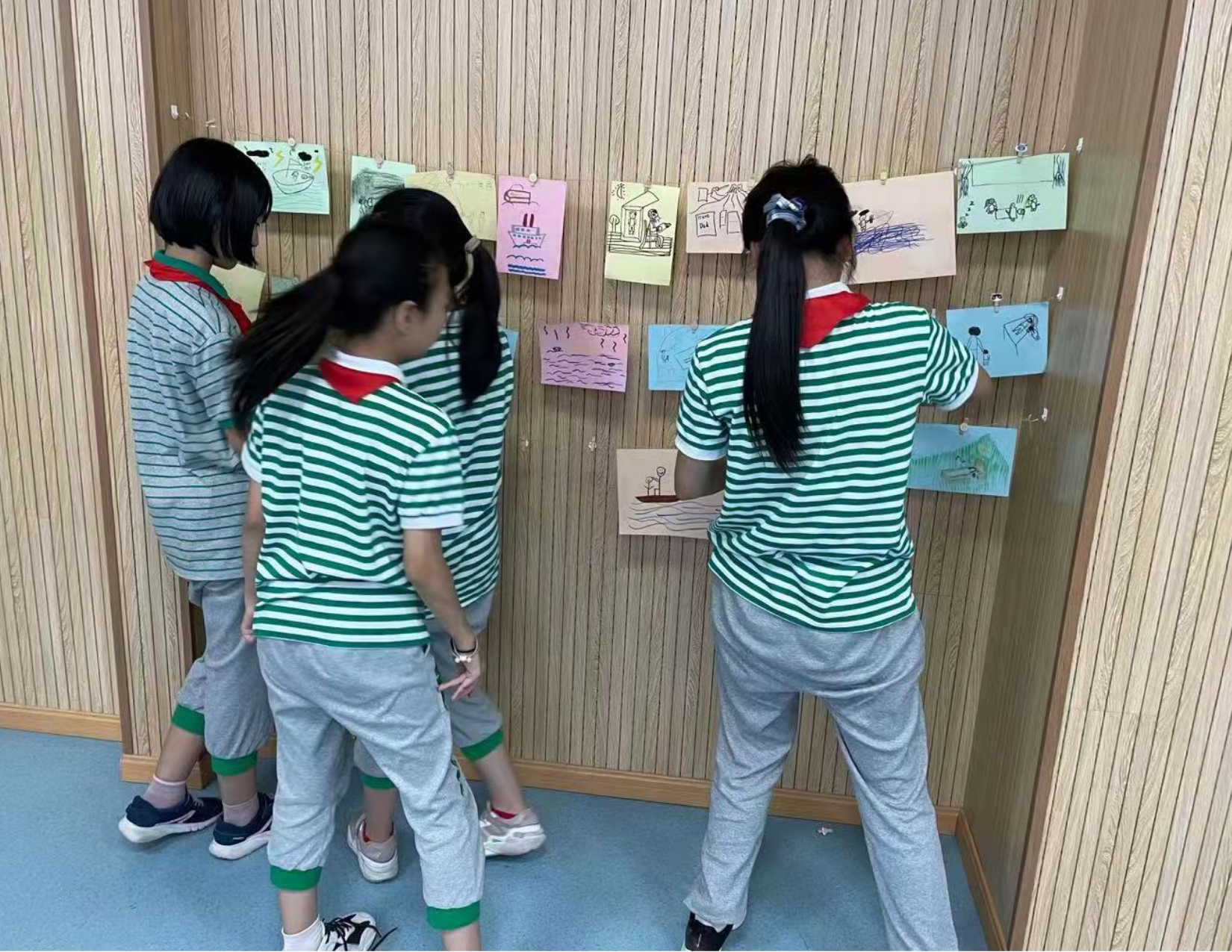 <p>Bilingual Schools</p>

